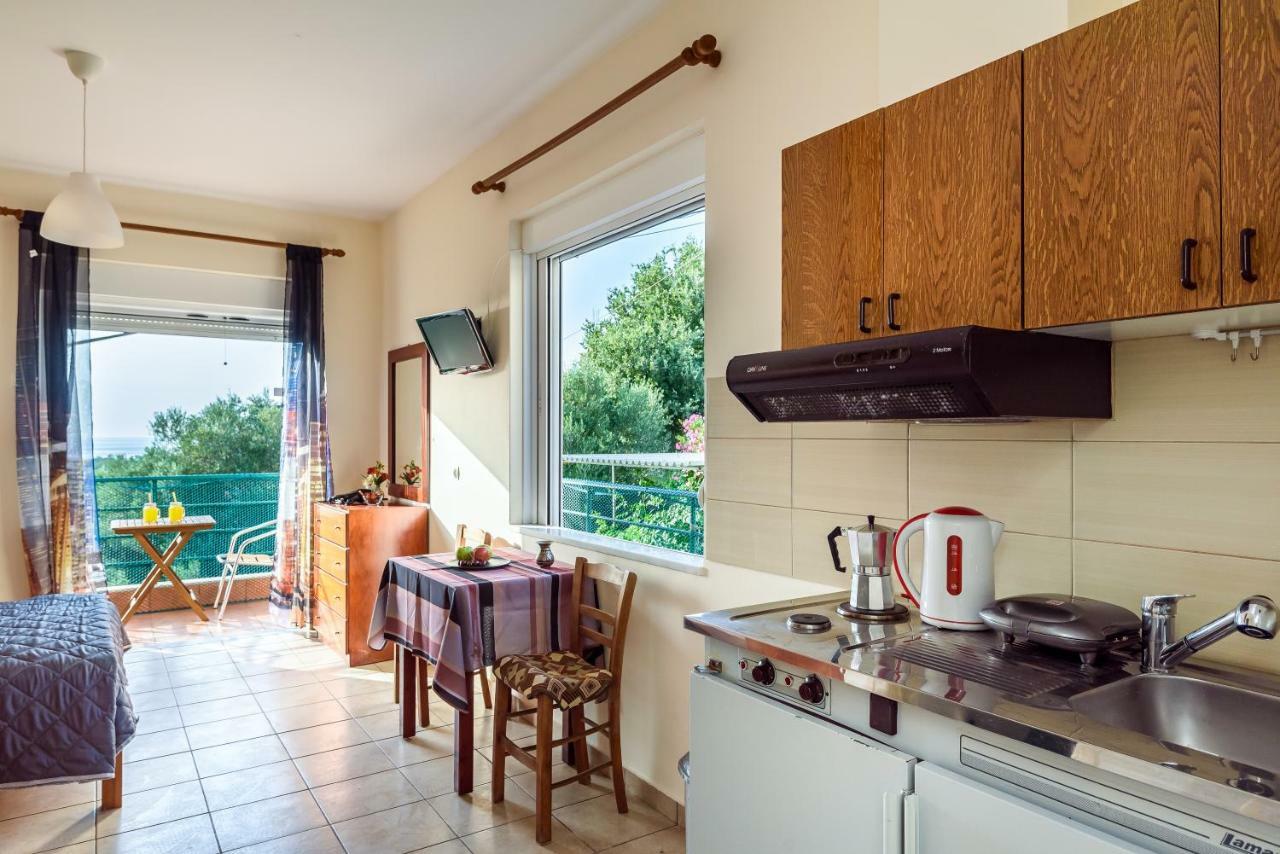 Golden Beach Hill Apartments Kato Daratso Bagian luar foto